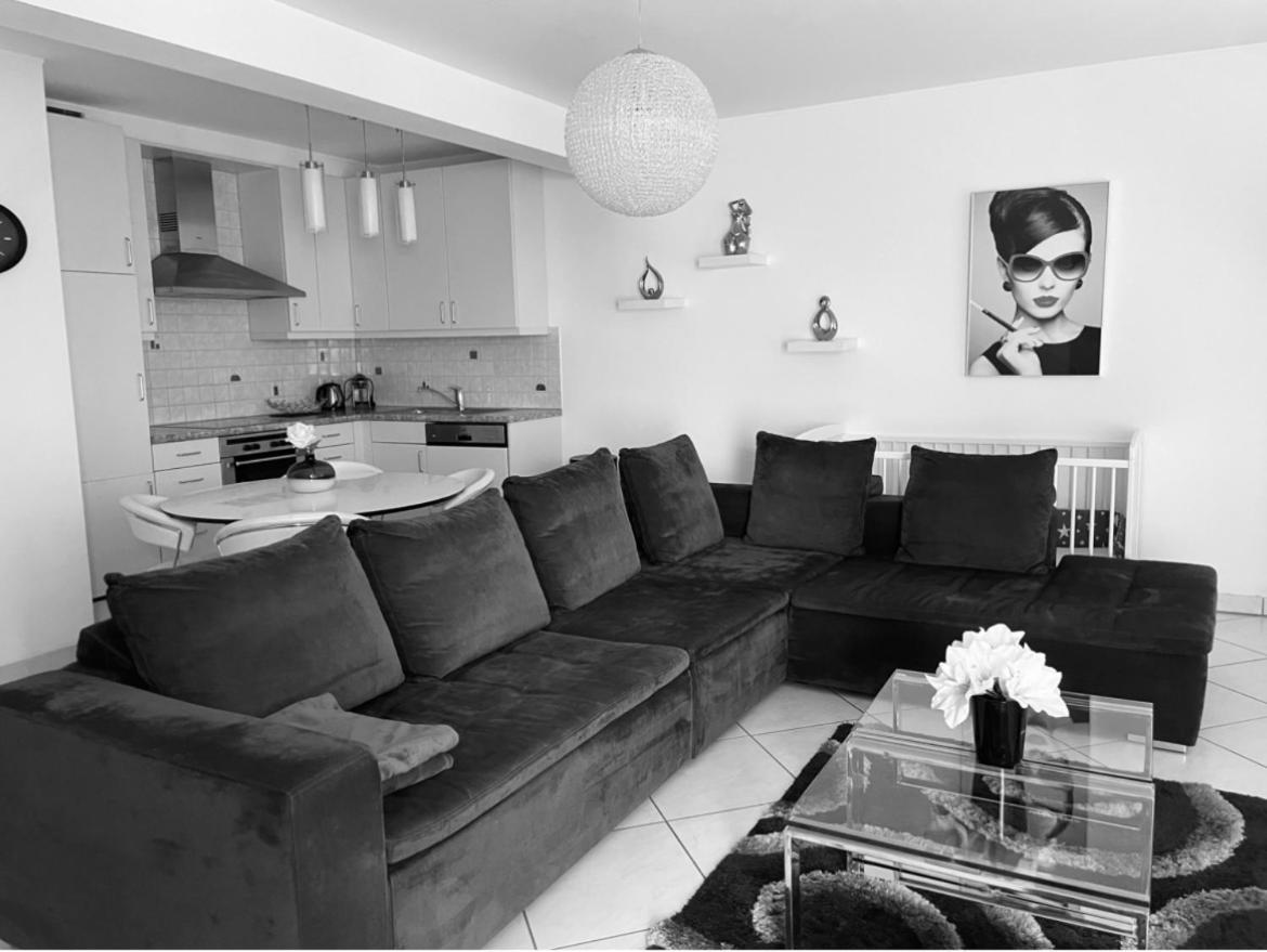 Luxury Penthouse Apartment With 3 Balconies -2 Bedrooms -Petrus View & Parking Luksemburg Zewnętrze zdjęcie